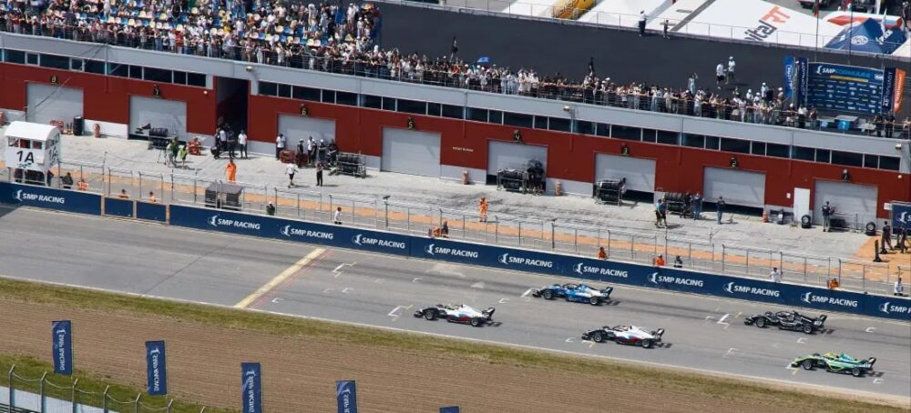 Казанский хет-трик. Второй этап чемпионата России SMP Formula 4 обозначил главную интригу сезона! — Спорт в Москве