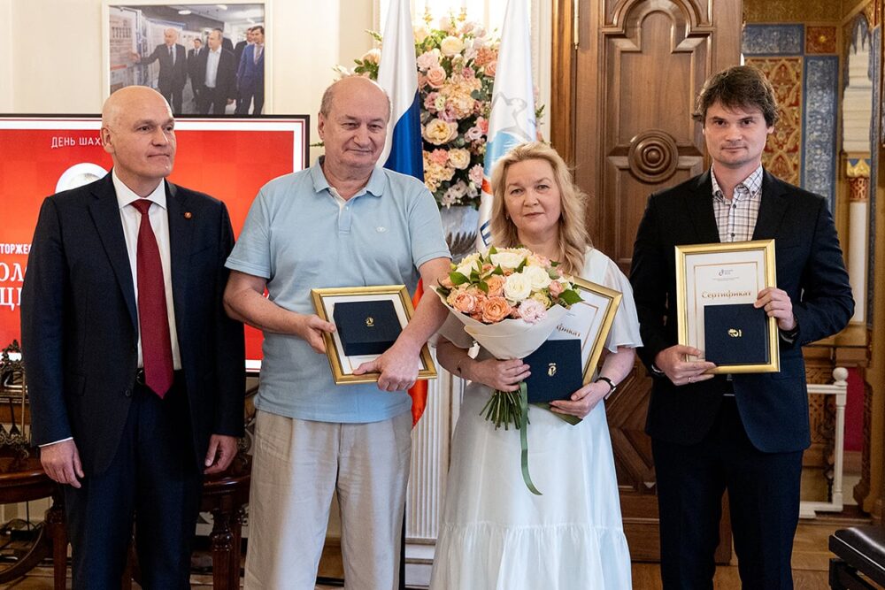 Эльвире Уманской и Олегу Первакову награждены «Золотым знаком ФШР» — Спорт в Москве