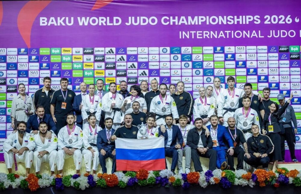 Чемпионат мира в Баку. Впервые в истории сборная России взяла «серебро» микс-турнира! — Спорт в Москве