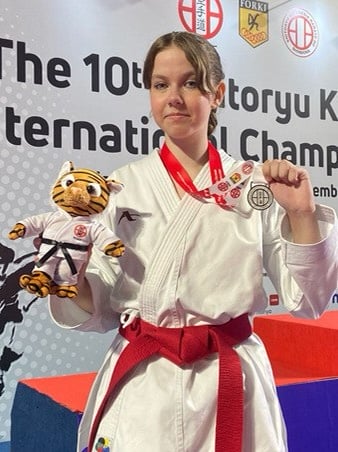 Каратисты из Московской области удостоились 12 медалей международных соревнований в Индонезии