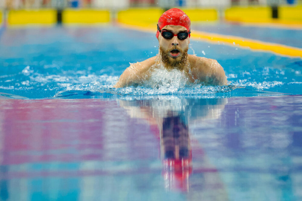 Более 180 спортсменов приняли участие в любительских соревнованиях по плаванию «Волна здоровья»