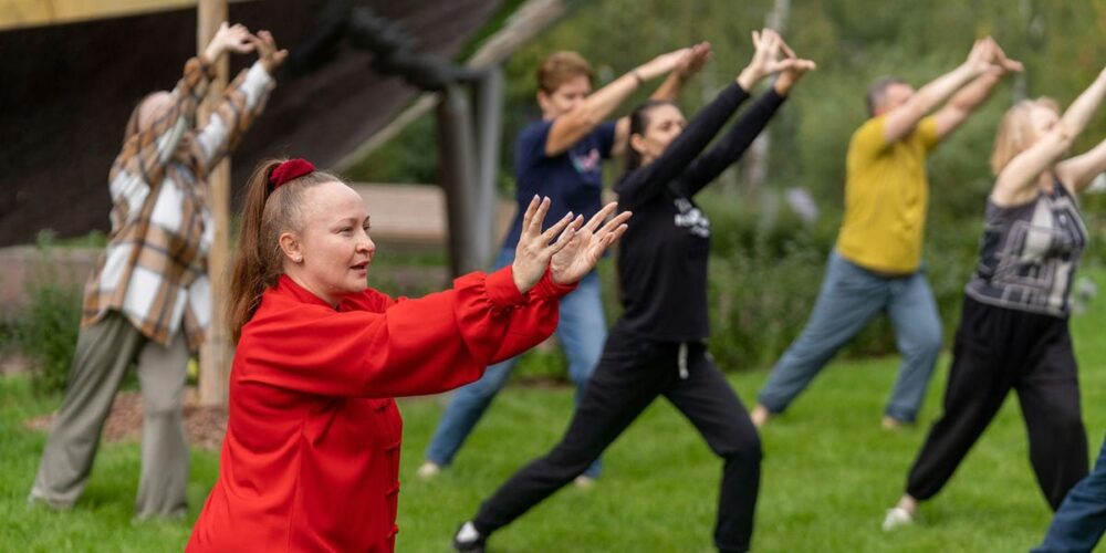 Цигун, воркаут и танцы: как улучшить спортивную форму на ВДНХ осенью