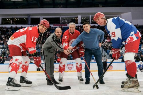Сенсационный старт сезона: жители Подольска обыграли Легенд хоккея по буллитам — Спорт в Москве
