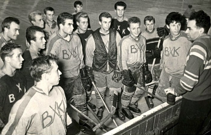 Подмосковный хоккейный клуб «Химик» отмечает 70-летие: ветераны команды выйдут на лед в ретро-матче